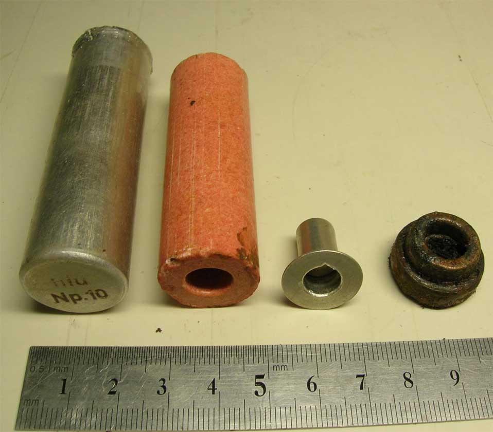 Разобранный немецкий детонатор